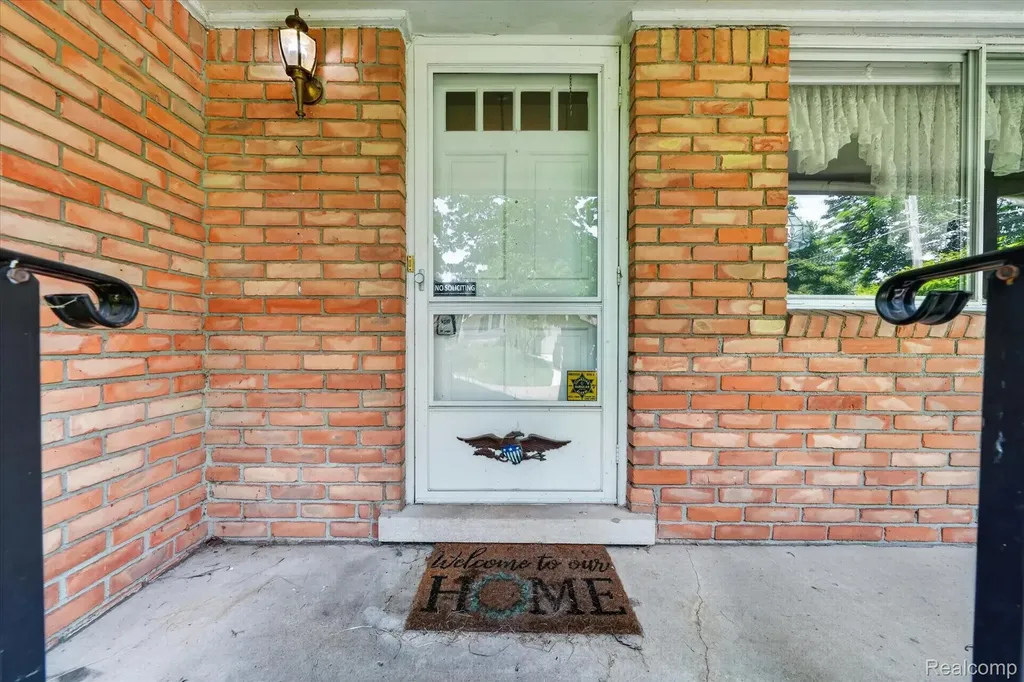 32533 Nestlewood Street Farmington Hills City MI 48334