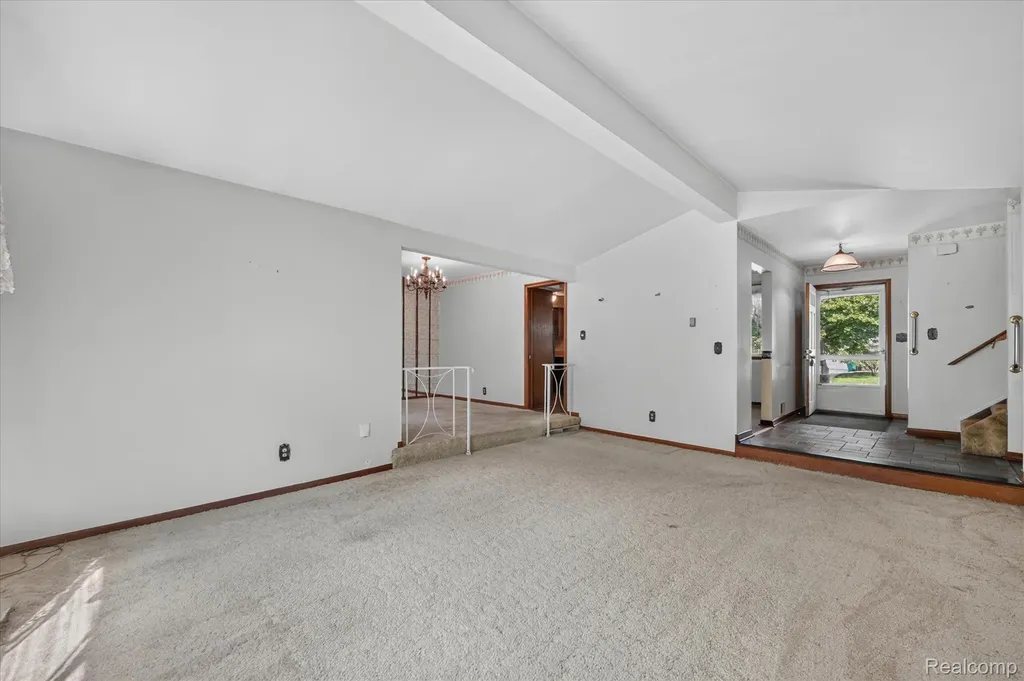 32533 Nestlewood Street Farmington Hills City MI 48334