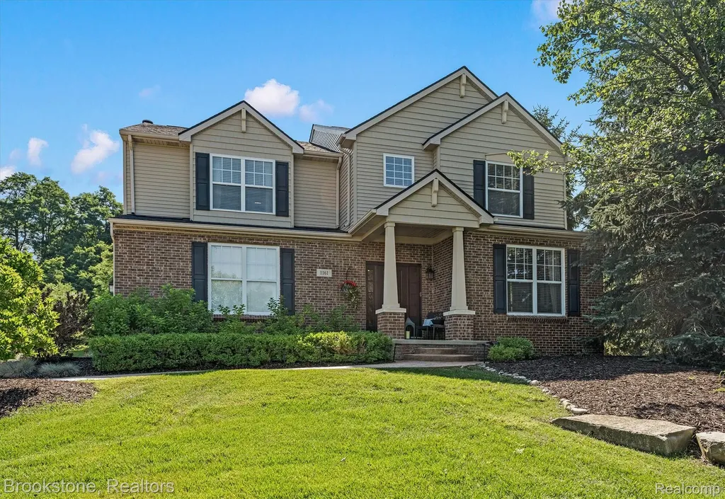 1161 Glass Lake Circle Oxford Charter Township MI 48371