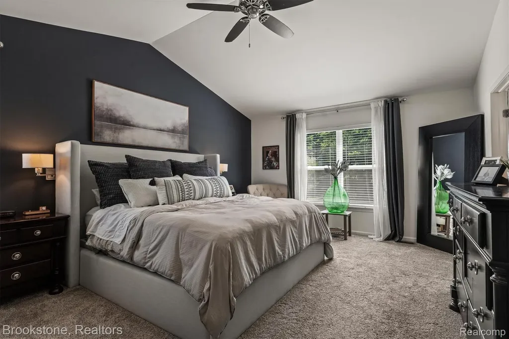 1161 Glass Lake Circle Oxford Charter Township MI 48371