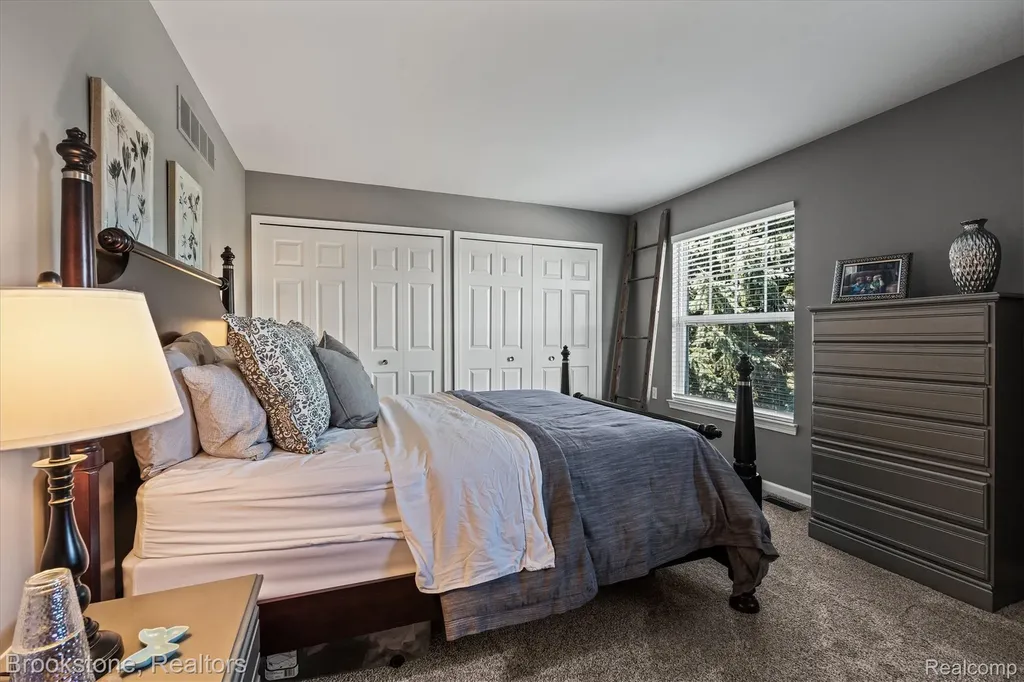 1161 Glass Lake Circle Oxford Charter Township MI 48371