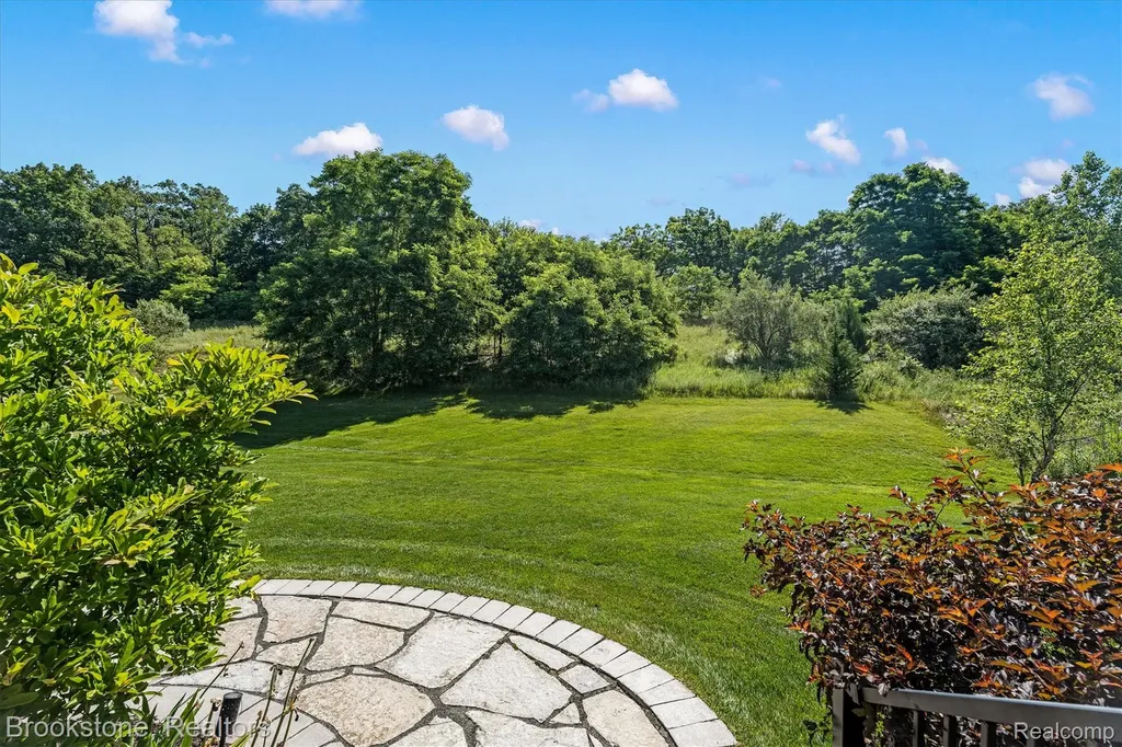 1161 Glass Lake Circle Oxford Charter Township MI 48371