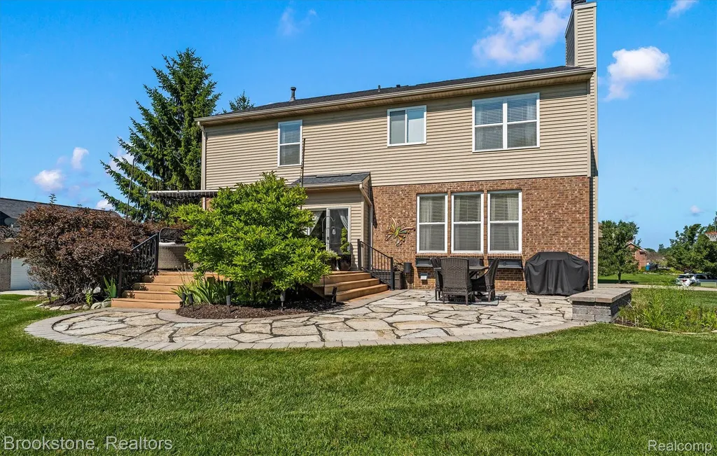 1161 Glass Lake Circle Oxford Charter Township MI 48371