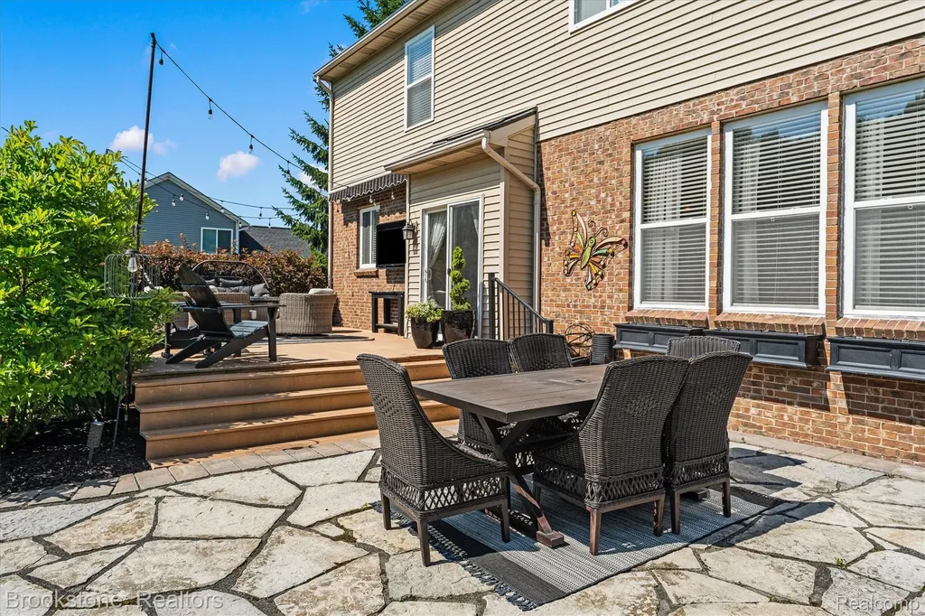 1161 Glass Lake Circle Oxford Charter Township MI 48371