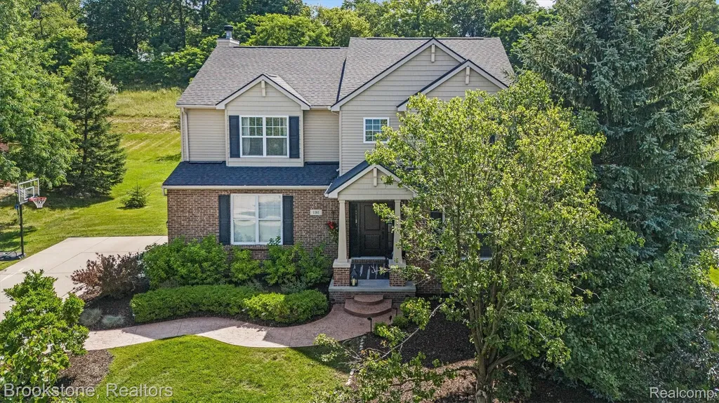 1161 Glass Lake Circle Oxford Charter Township MI 48371