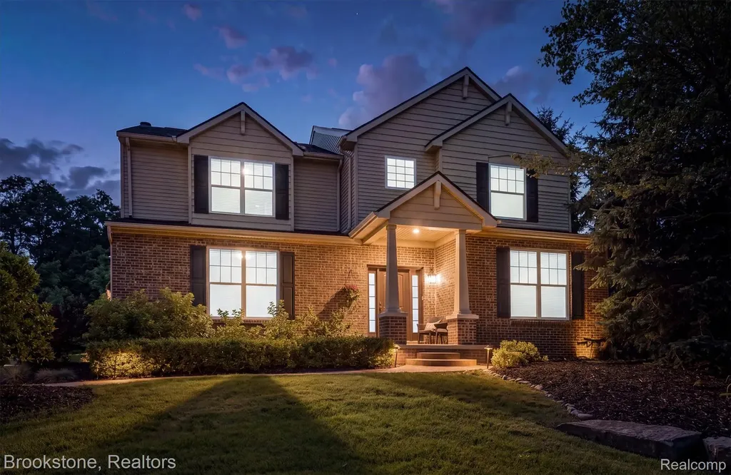 1161 Glass Lake Circle Oxford Charter Township MI 48371