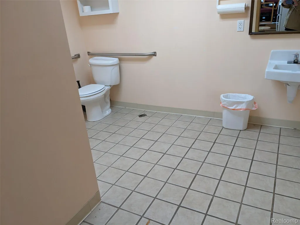 2515 S Dye Road Flint Charter Township MI 48532