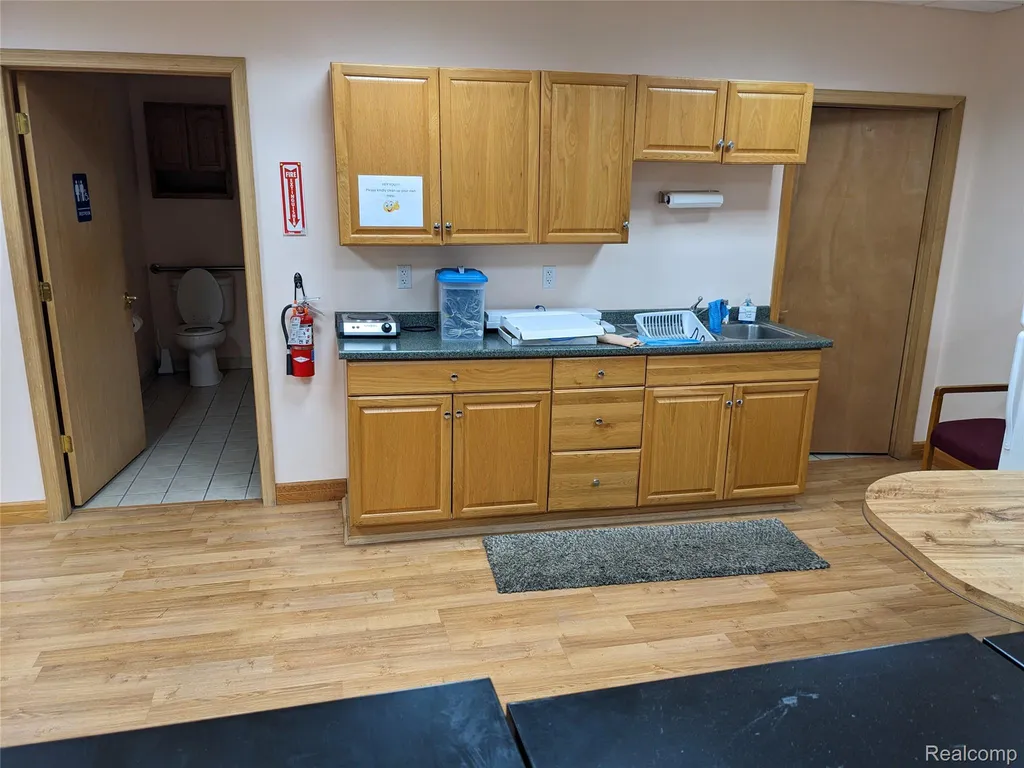 2515 S Dye Road Flint Charter Township MI 48532