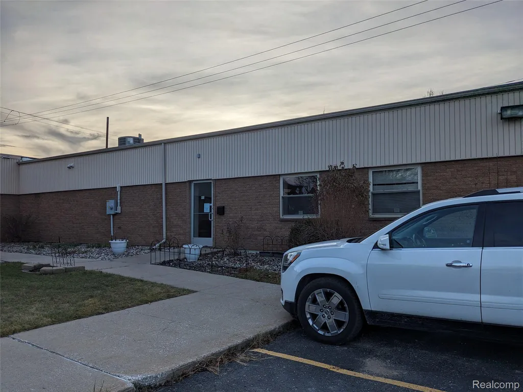 2515 S Dye Road Flint Charter Township MI 48532