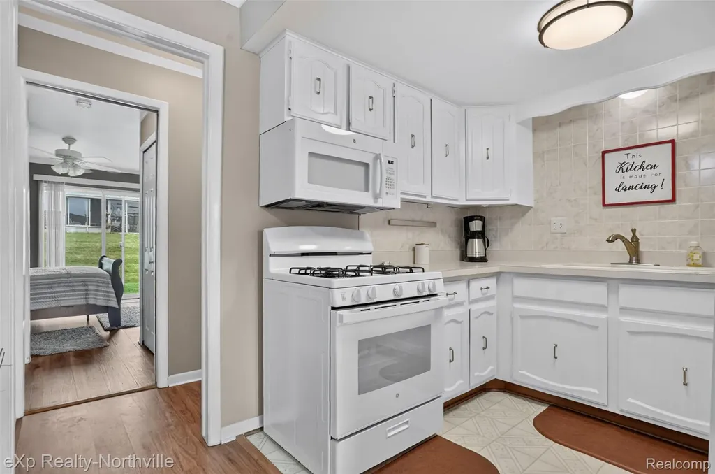 25157 Franklin Terrace South Lyon City MI 48178