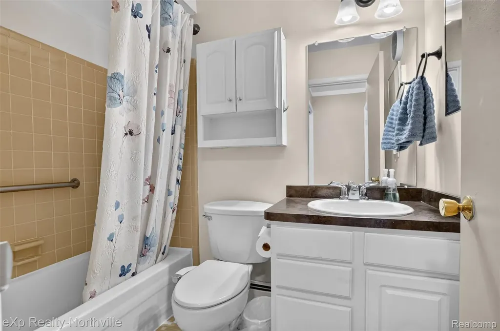 25157 Franklin Terrace South Lyon City MI 48178