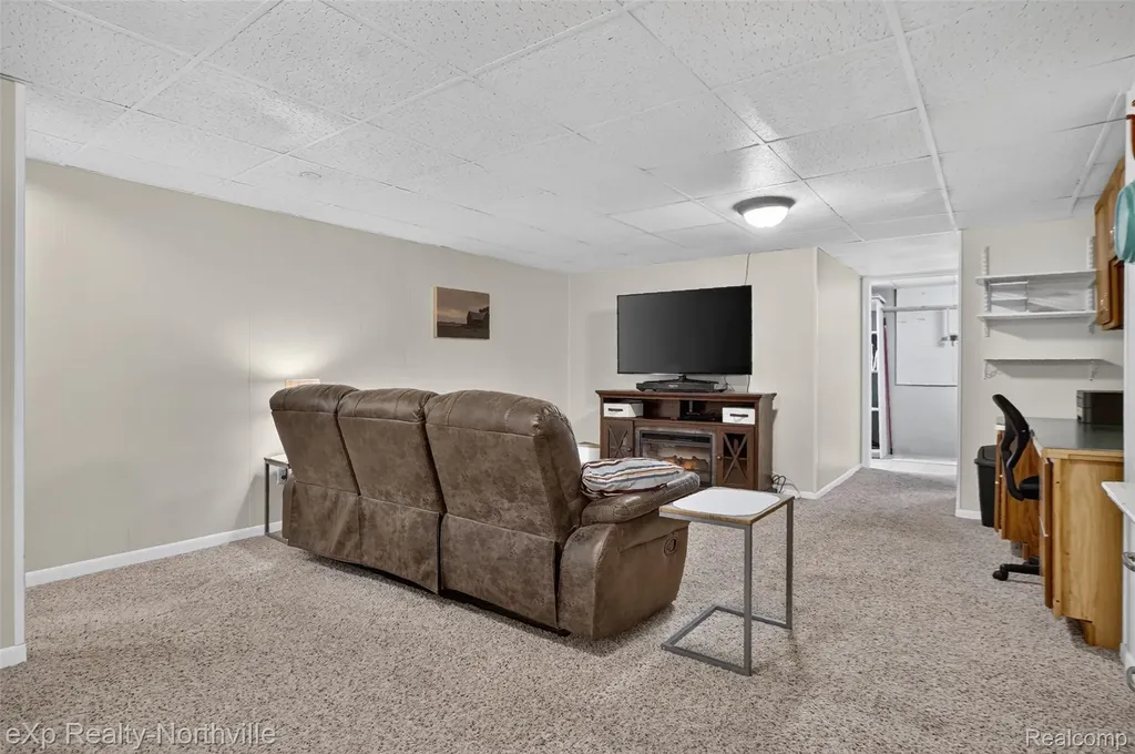 25157 Franklin Terrace South Lyon City MI 48178
