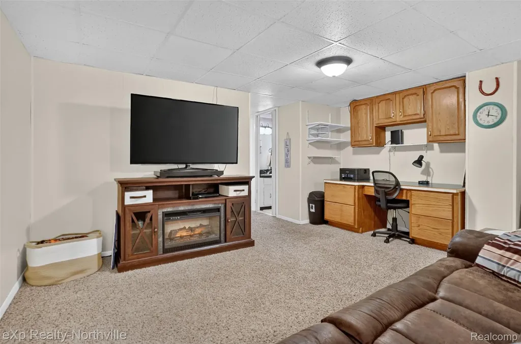 25157 Franklin Terrace South Lyon City MI 48178