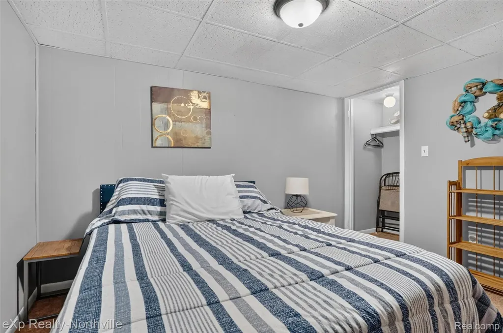 25157 Franklin Terrace South Lyon City MI 48178