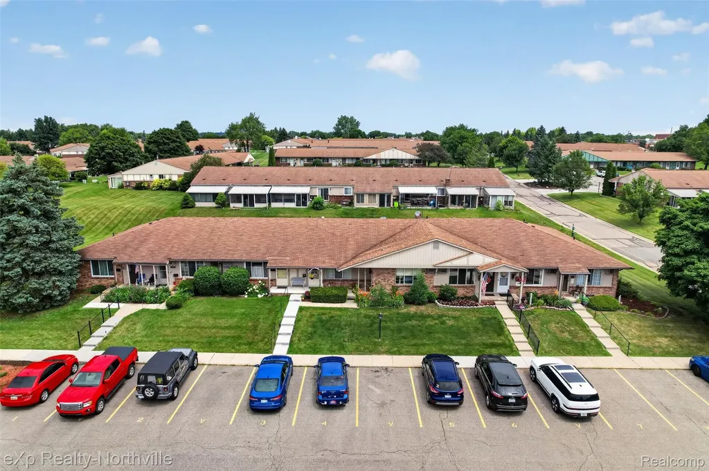 25157 Franklin Terrace South Lyon City MI 48178