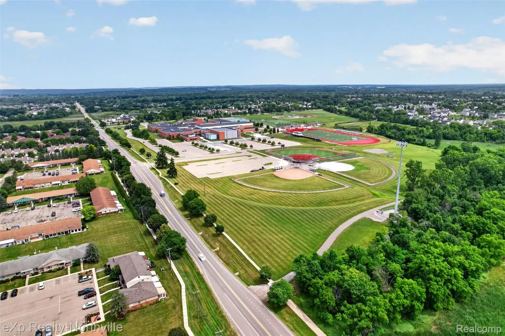25157 Franklin Terrace South Lyon City MI 48178