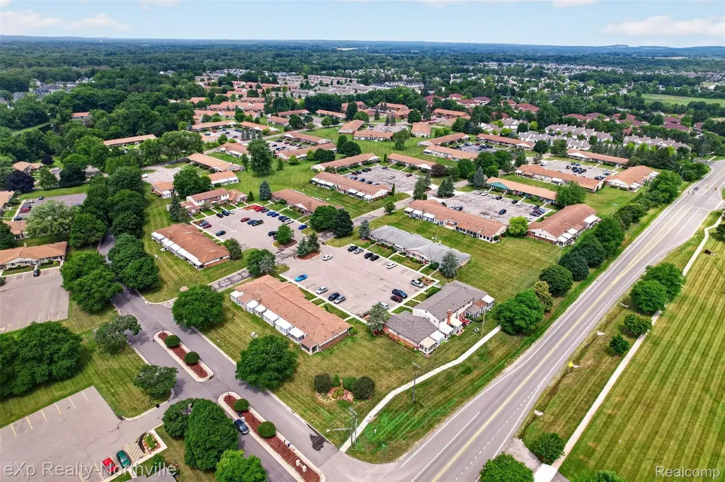 25157 Franklin Terrace South Lyon City MI 48178