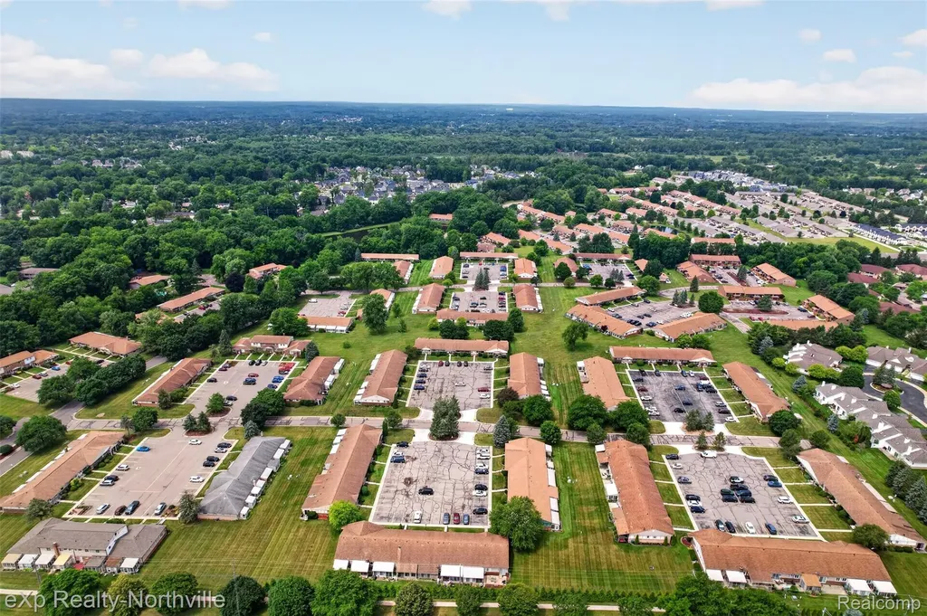 25157 Franklin Terrace South Lyon City MI 48178