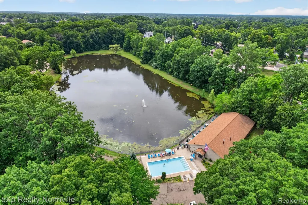25157 Franklin Terrace South Lyon City MI 48178