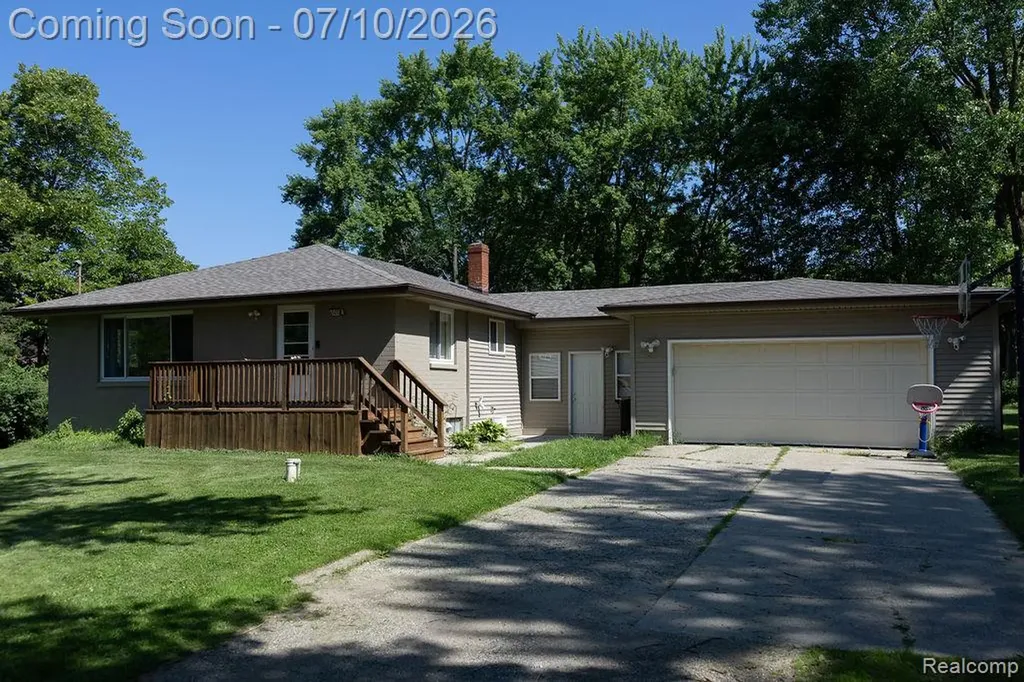 5052 Beecher Road Flint Charter Township MI 48532
