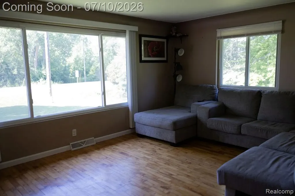 5052 Beecher Road Flint Charter Township MI 48532