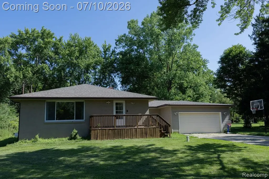5052 Beecher Road Flint Charter Township MI 48532