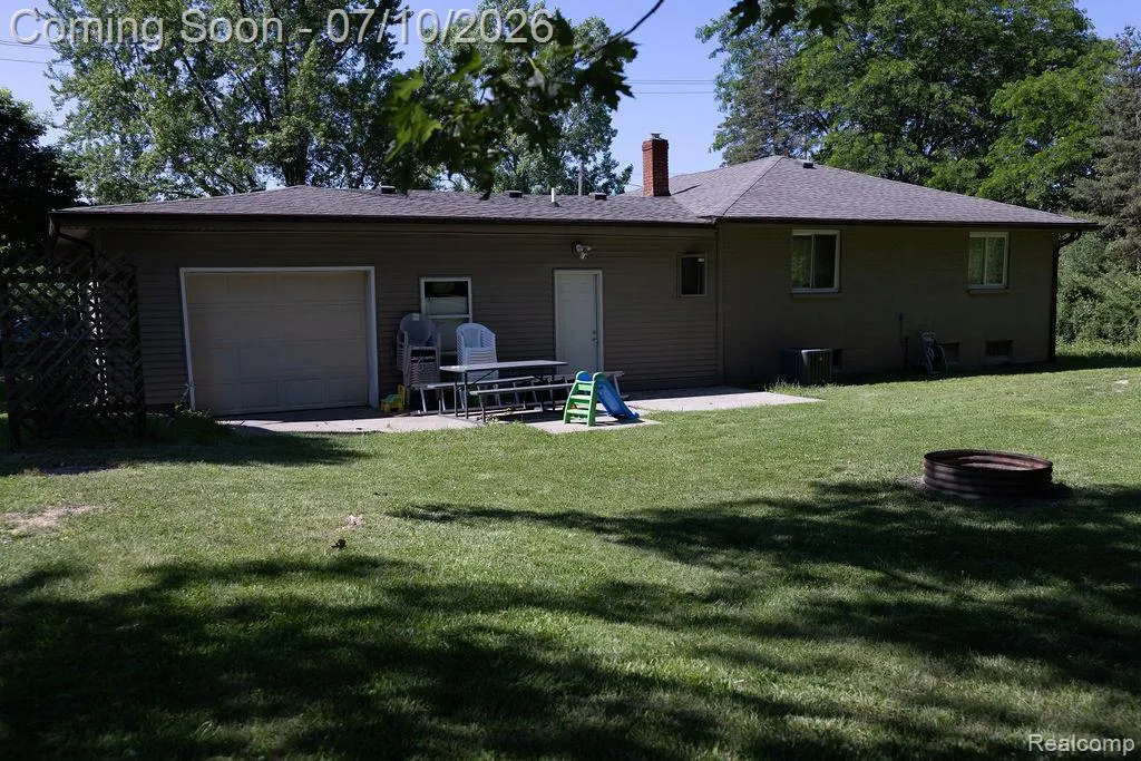 5052 Beecher Road Flint Charter Township MI 48532