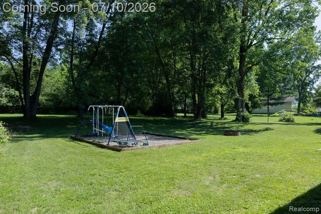 5052 Beecher Road Flint Charter Township MI 48532