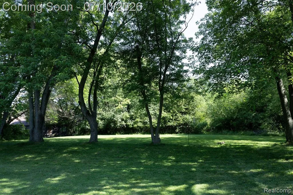 5052 Beecher Road Flint Charter Township MI 48532