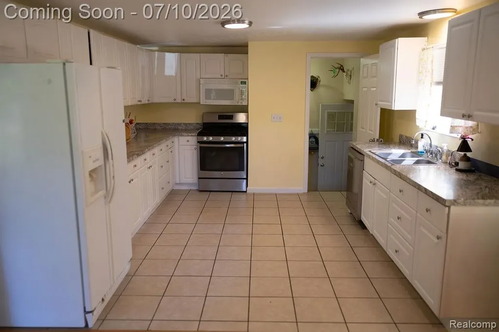 5052 Beecher Road Flint Charter Township MI 48532
