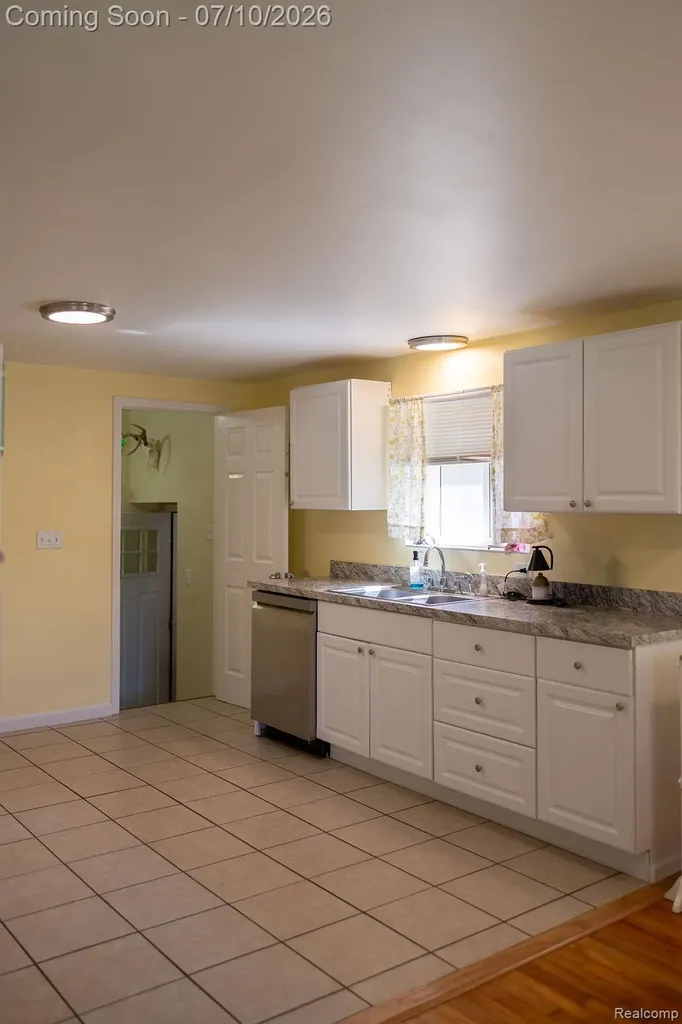 5052 Beecher Road Flint Charter Township MI 48532