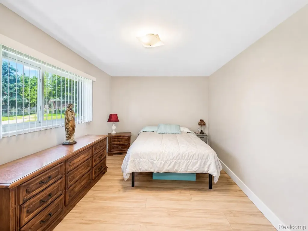 34398 Greentrees Road Sterling Heights City MI 48312