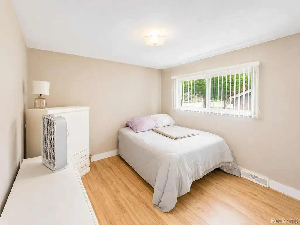 34398 Greentrees Road Sterling Heights City MI 48312