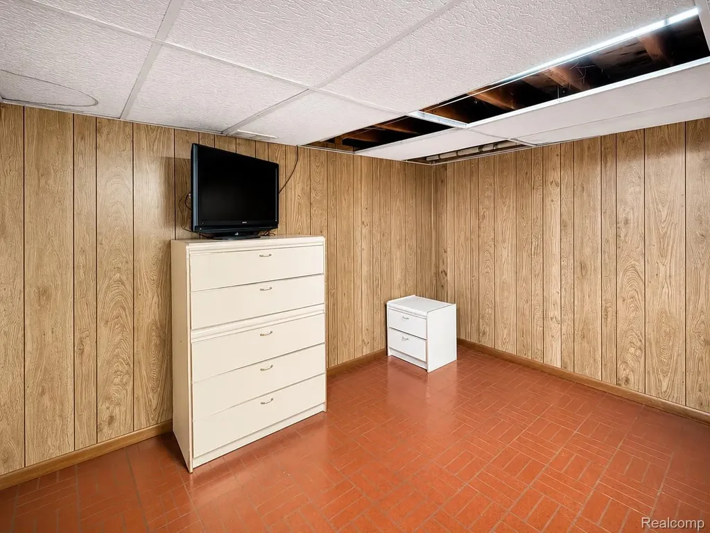 34398 Greentrees Road Sterling Heights City MI 48312