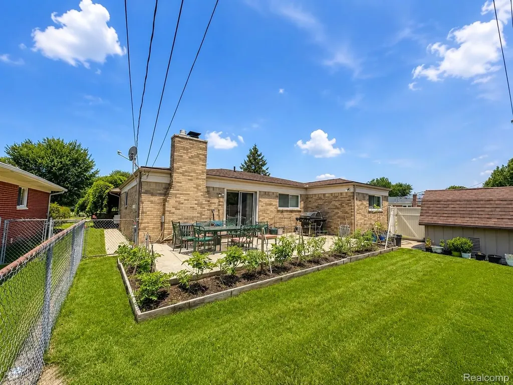 34398 Greentrees Road Sterling Heights City MI 48312