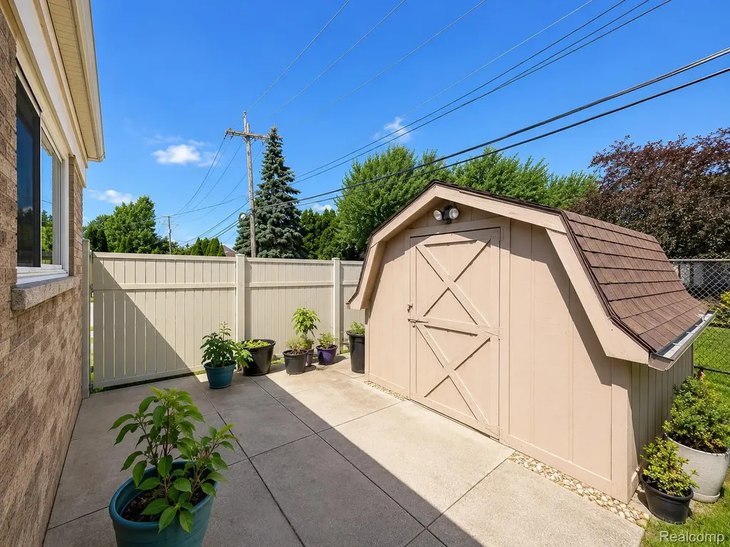 34398 Greentrees Road Sterling Heights City MI 48312