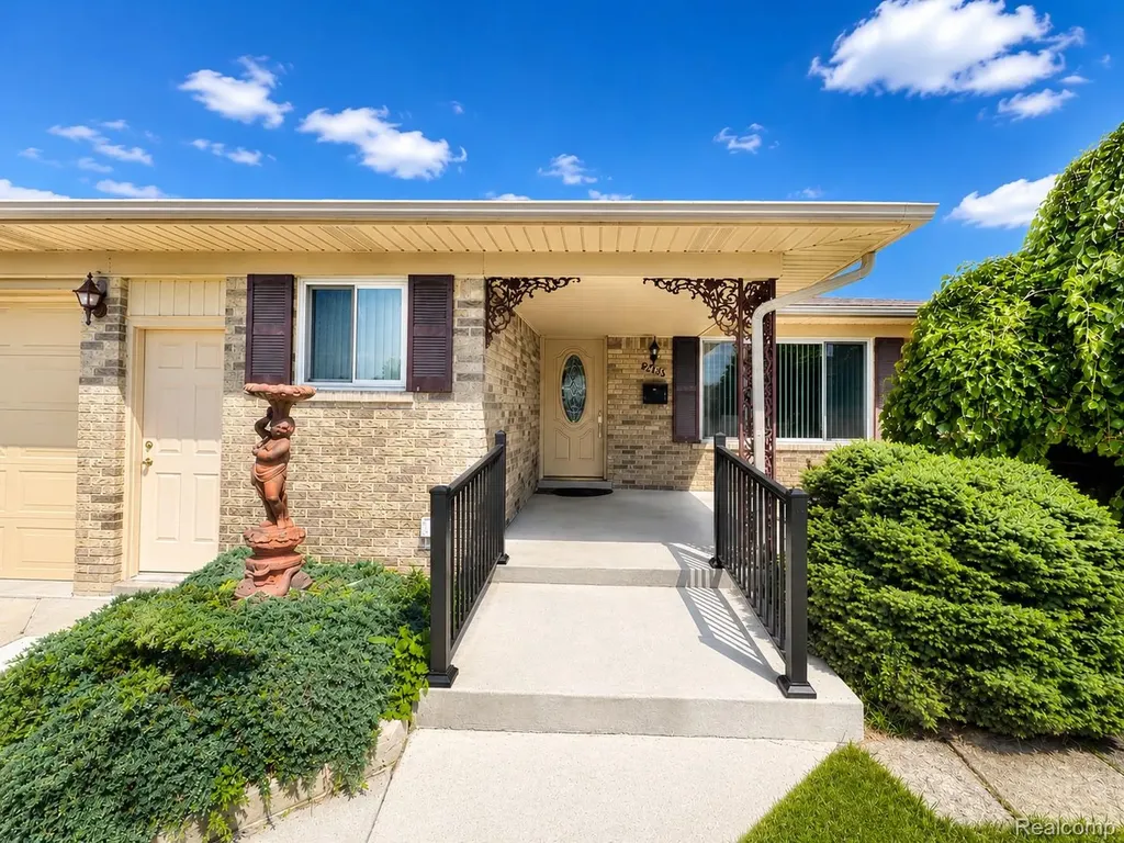 34398 Greentrees Road Sterling Heights City MI 48312