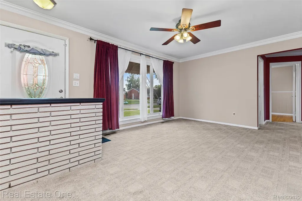 11927 Engleman Road Warren City MI 48089