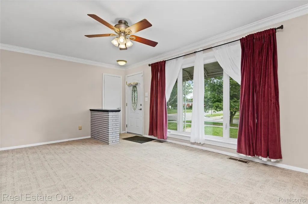 11927 Engleman Road Warren City MI 48089
