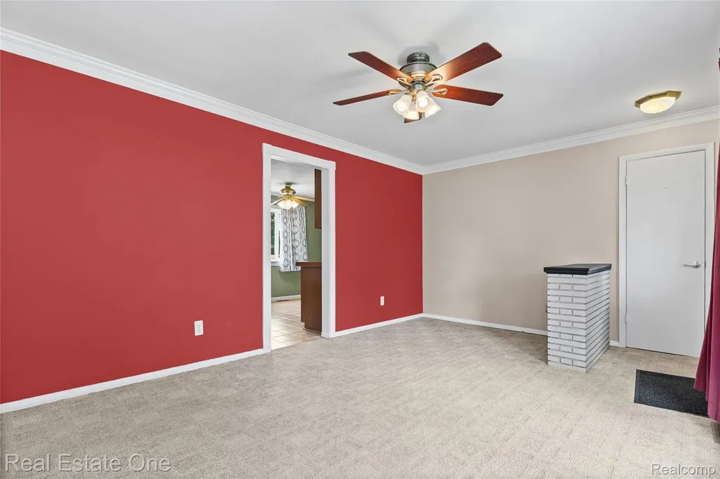 11927 Engleman Road Warren City MI 48089