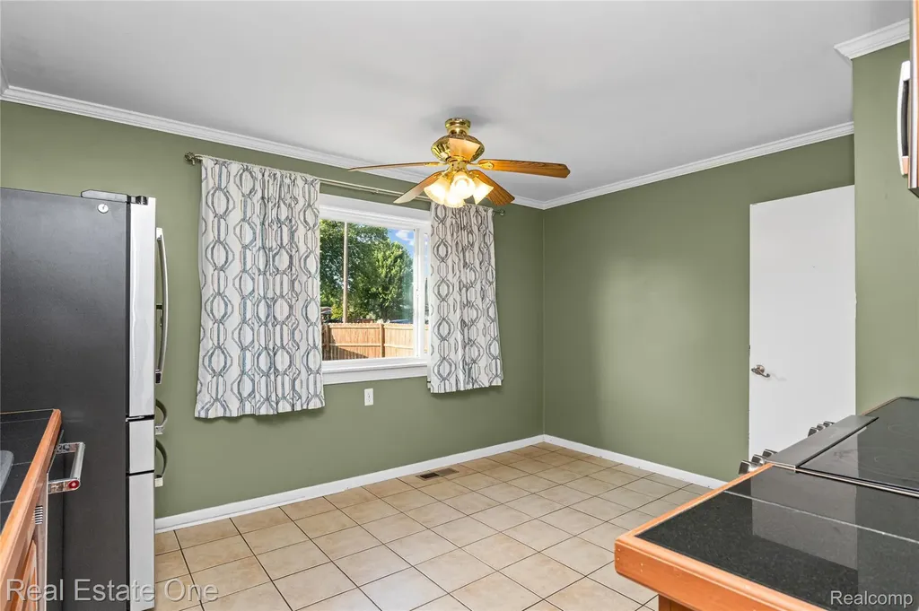 11927 Engleman Road Warren City MI 48089