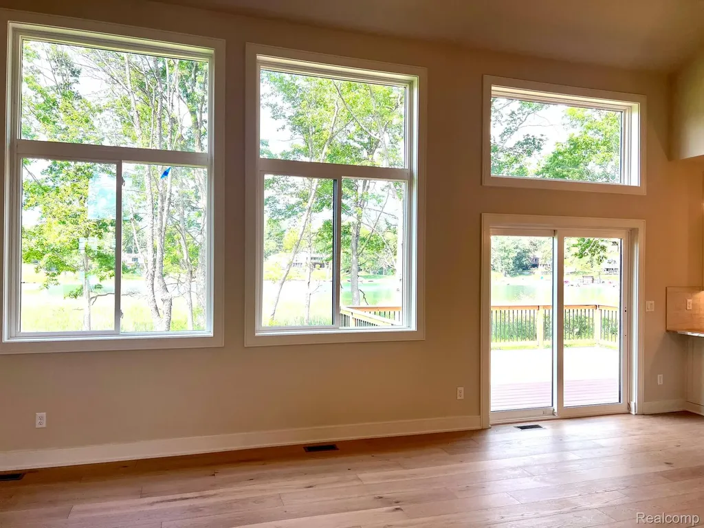 2934 W Walton Boulevard Waterford Charter Township MI 48329