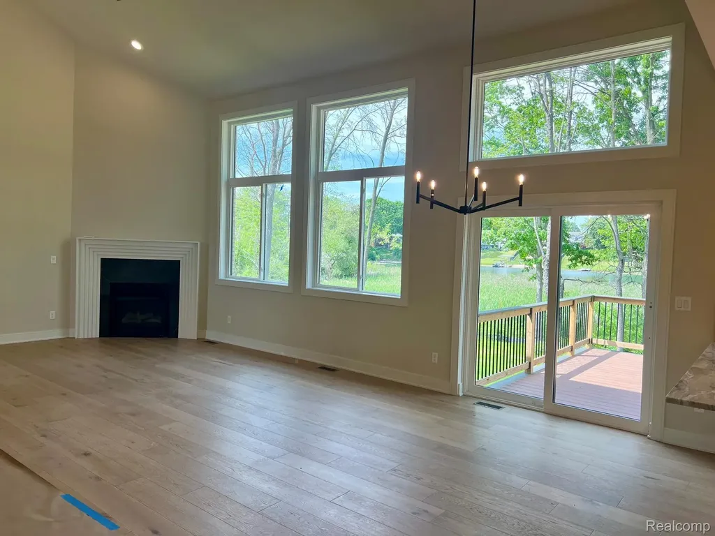 2934 W Walton Boulevard Waterford Charter Township MI 48329