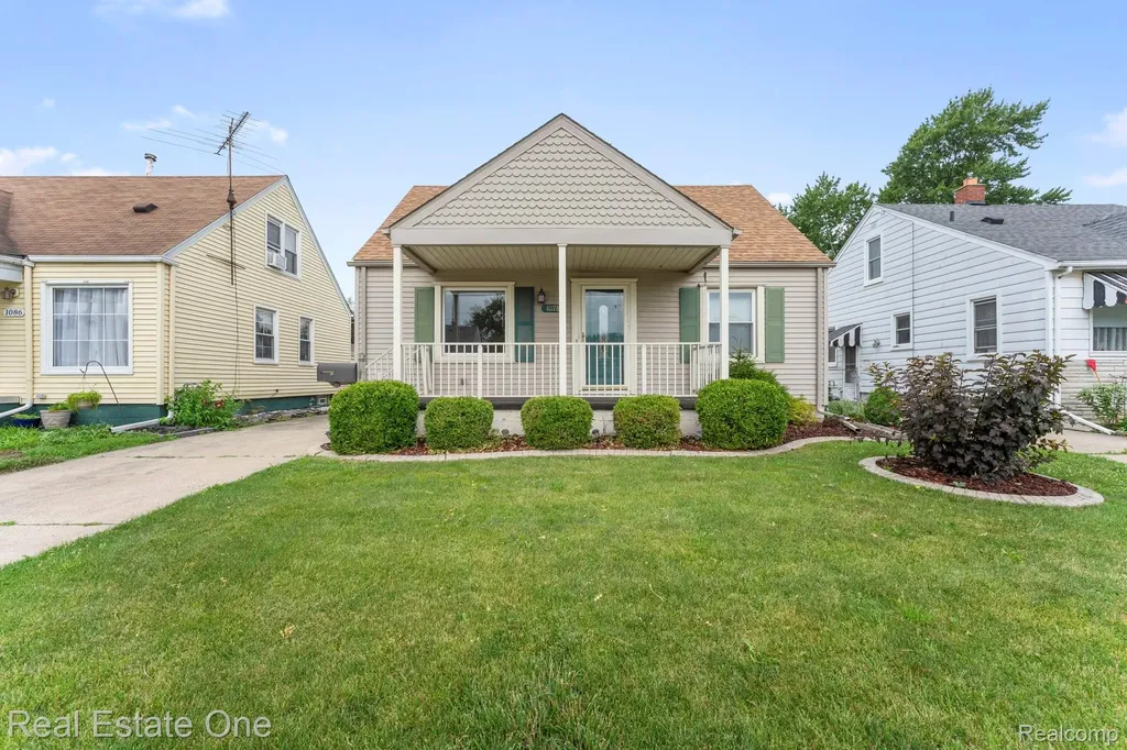 1078 10th Street Wyandotte City MI 48192