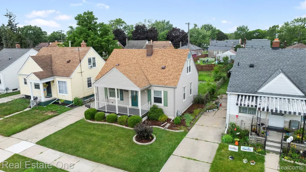 1078 10th Street Wyandotte City MI 48192