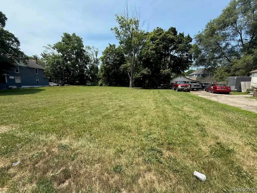 353 N Perry Street Pontiac City MI 48342
