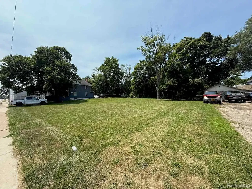353 N Perry Street Pontiac City MI 48342