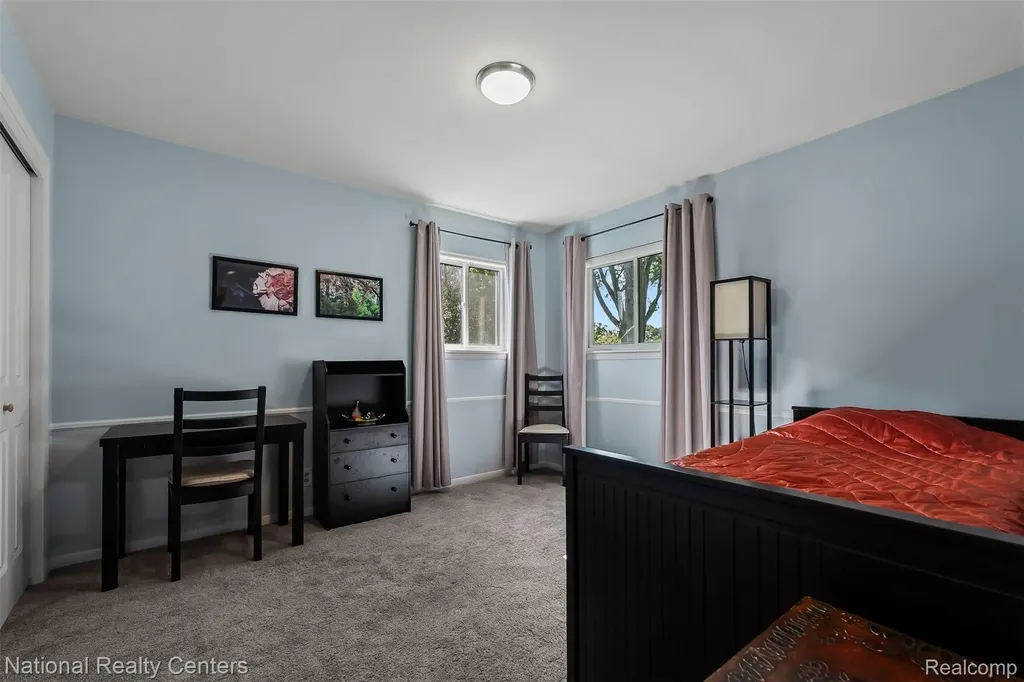 16996 Elizabeth Street Beverly Hills Village MI 48025
