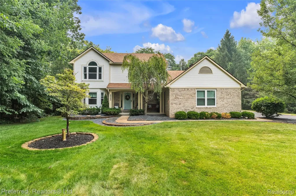8242 Terrace Court Hamburg Township MI 48169