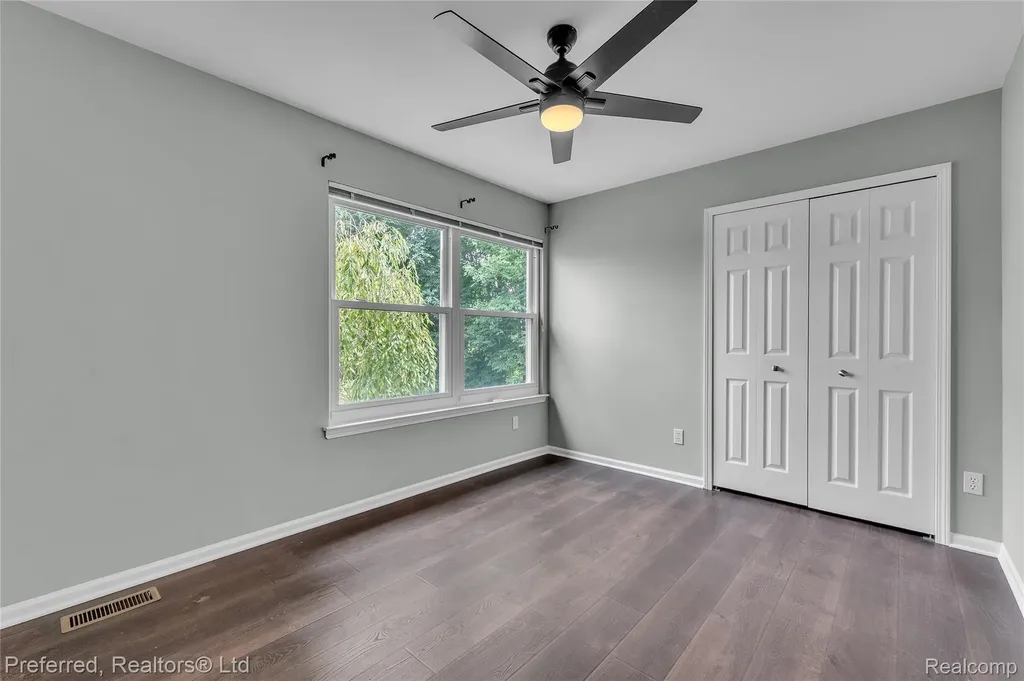 8242 Terrace Court Hamburg Township MI 48169